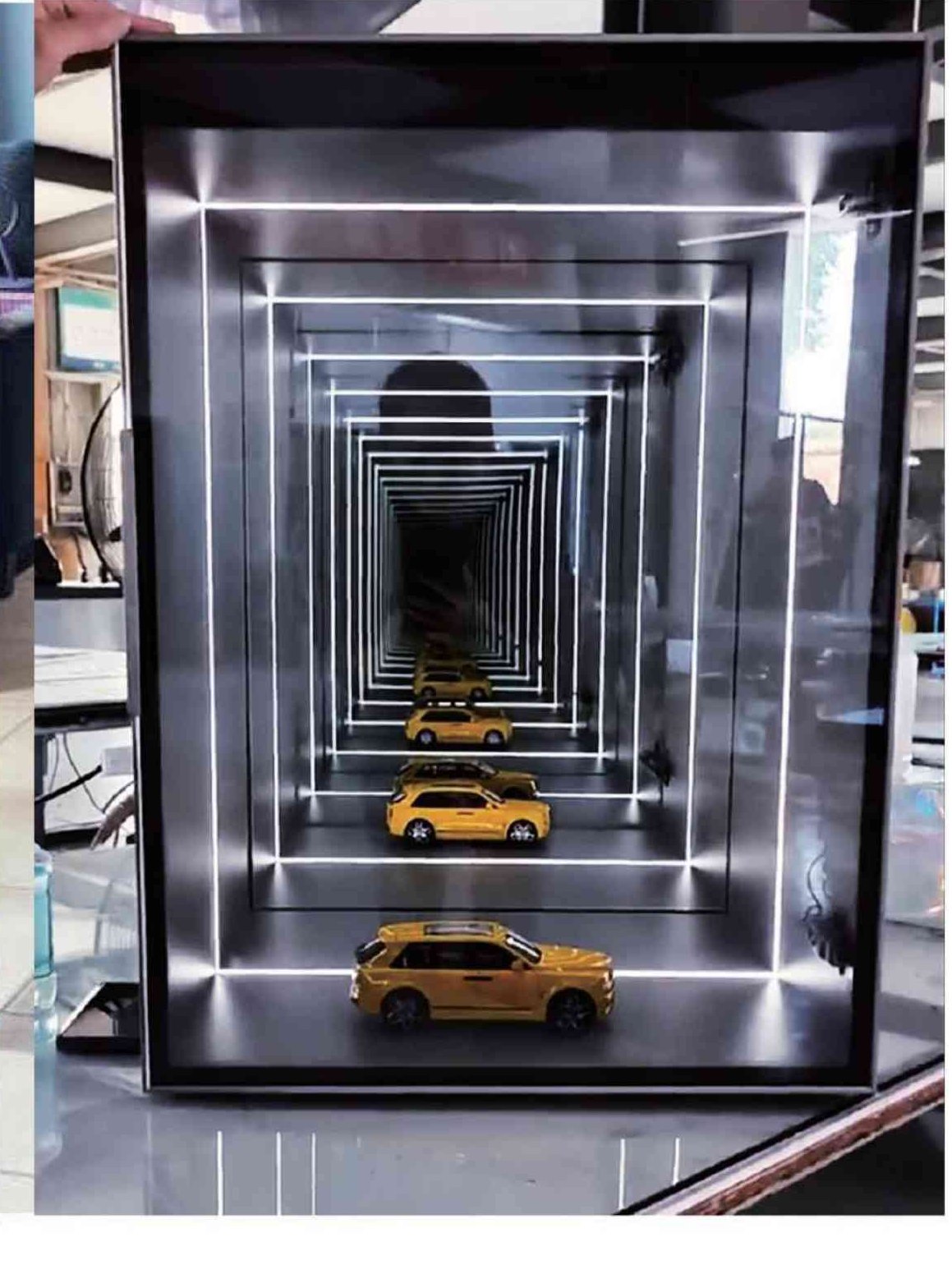 Infinity abyss cabinet light tunnel